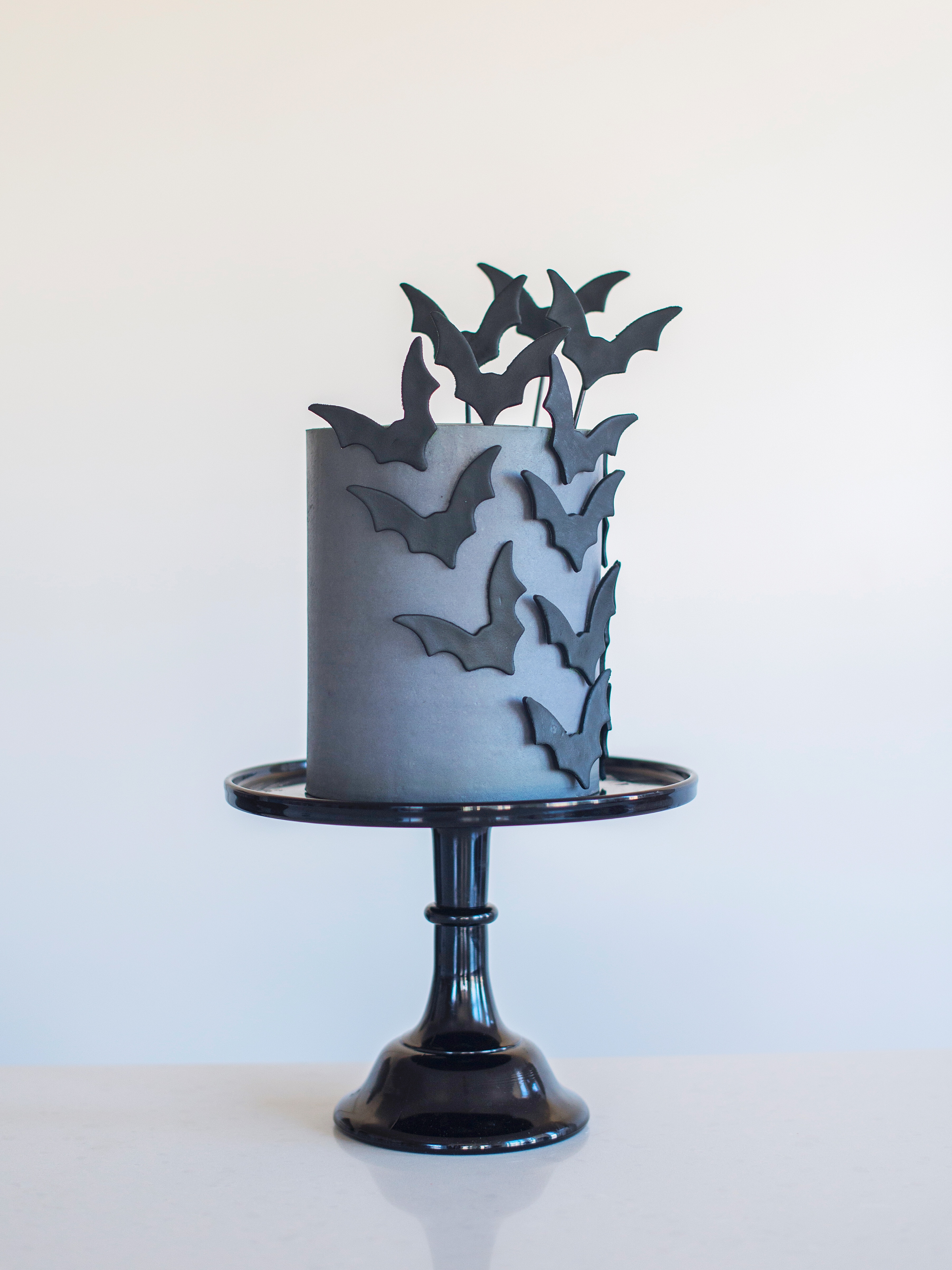 Studio 5: Easy Fondant Halloween Cake Decorations