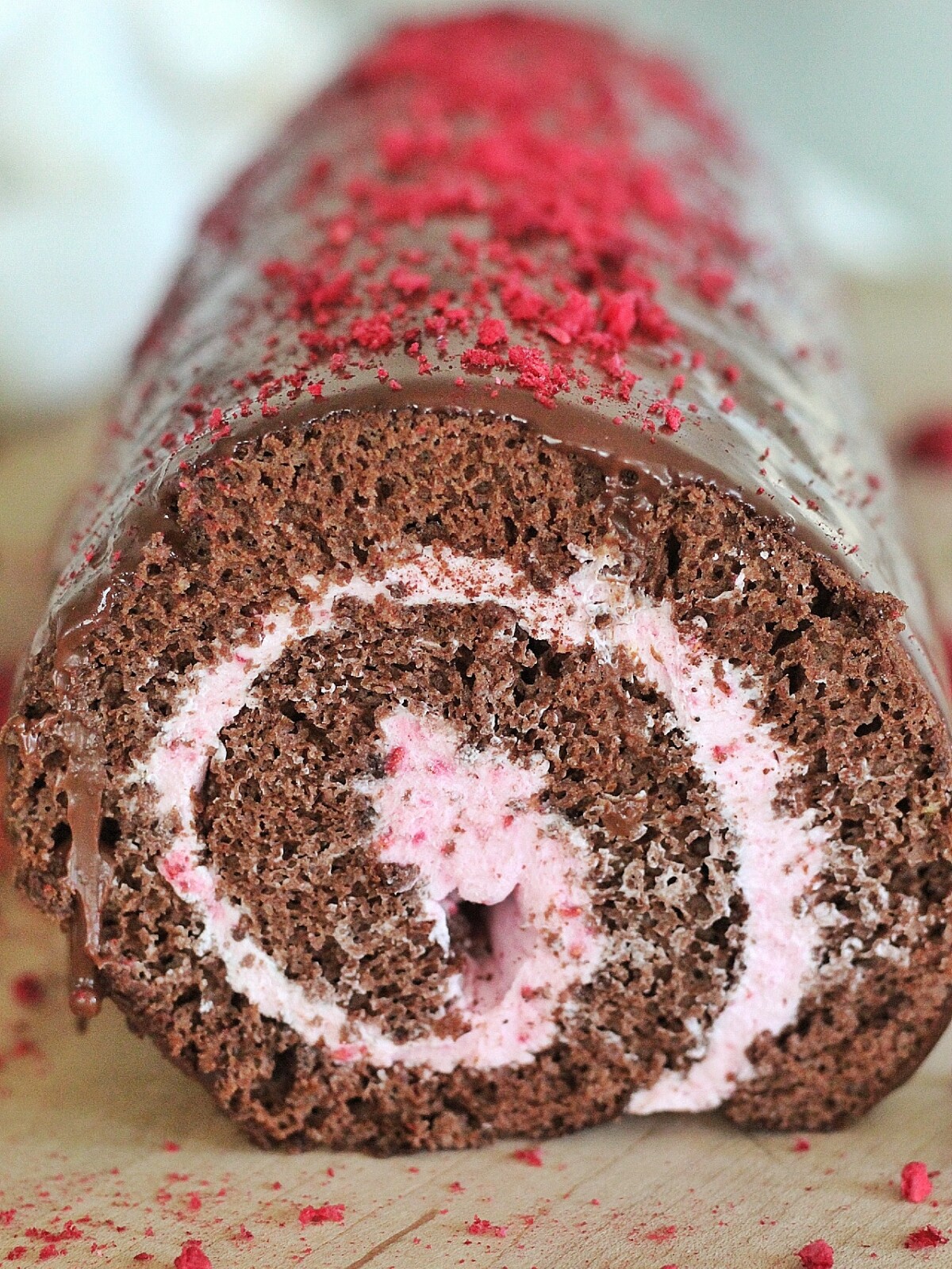 homemade swiss roll dessert with raspberry cream. www.cakebycourtney.com