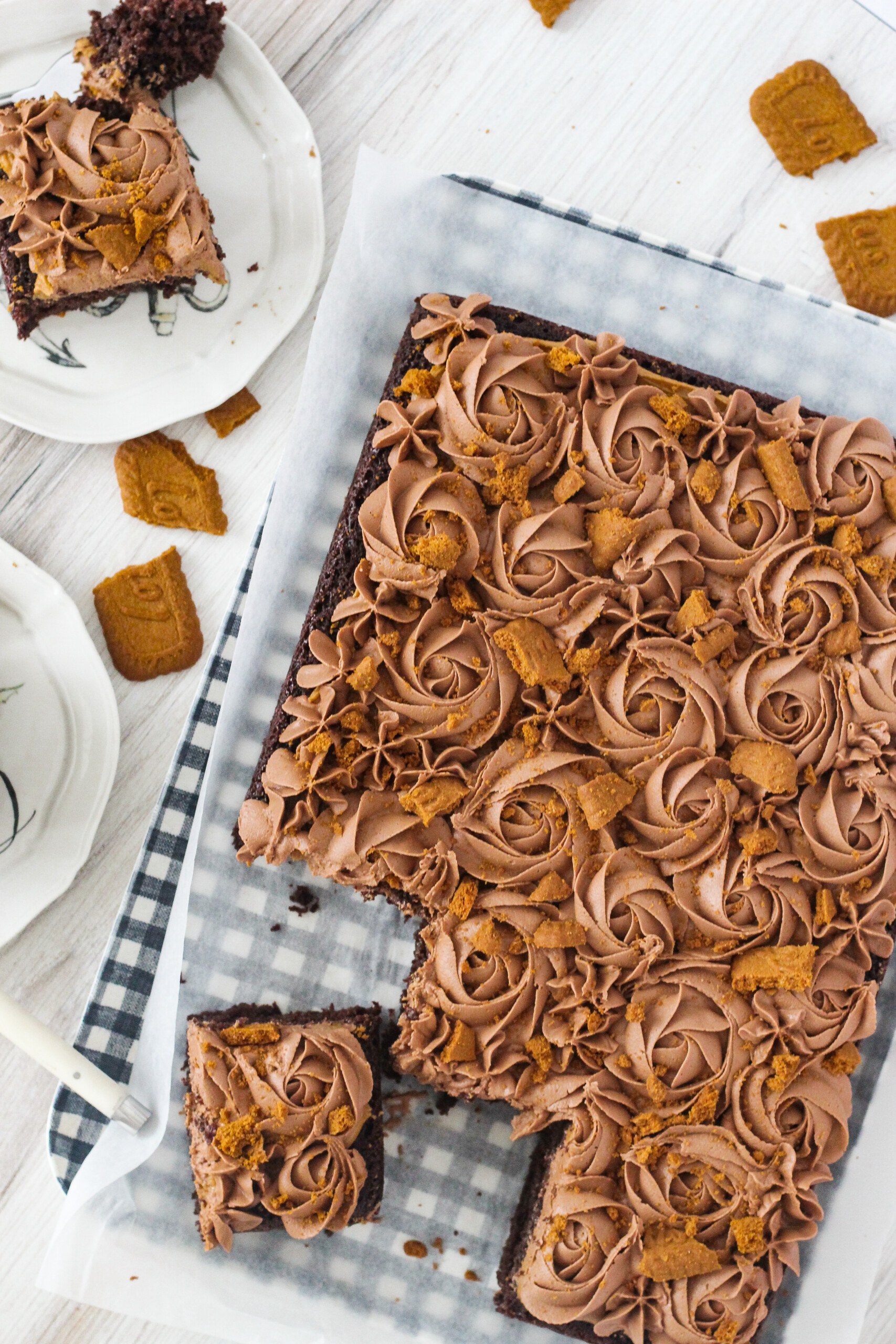 Overhead view of a sheet cake.