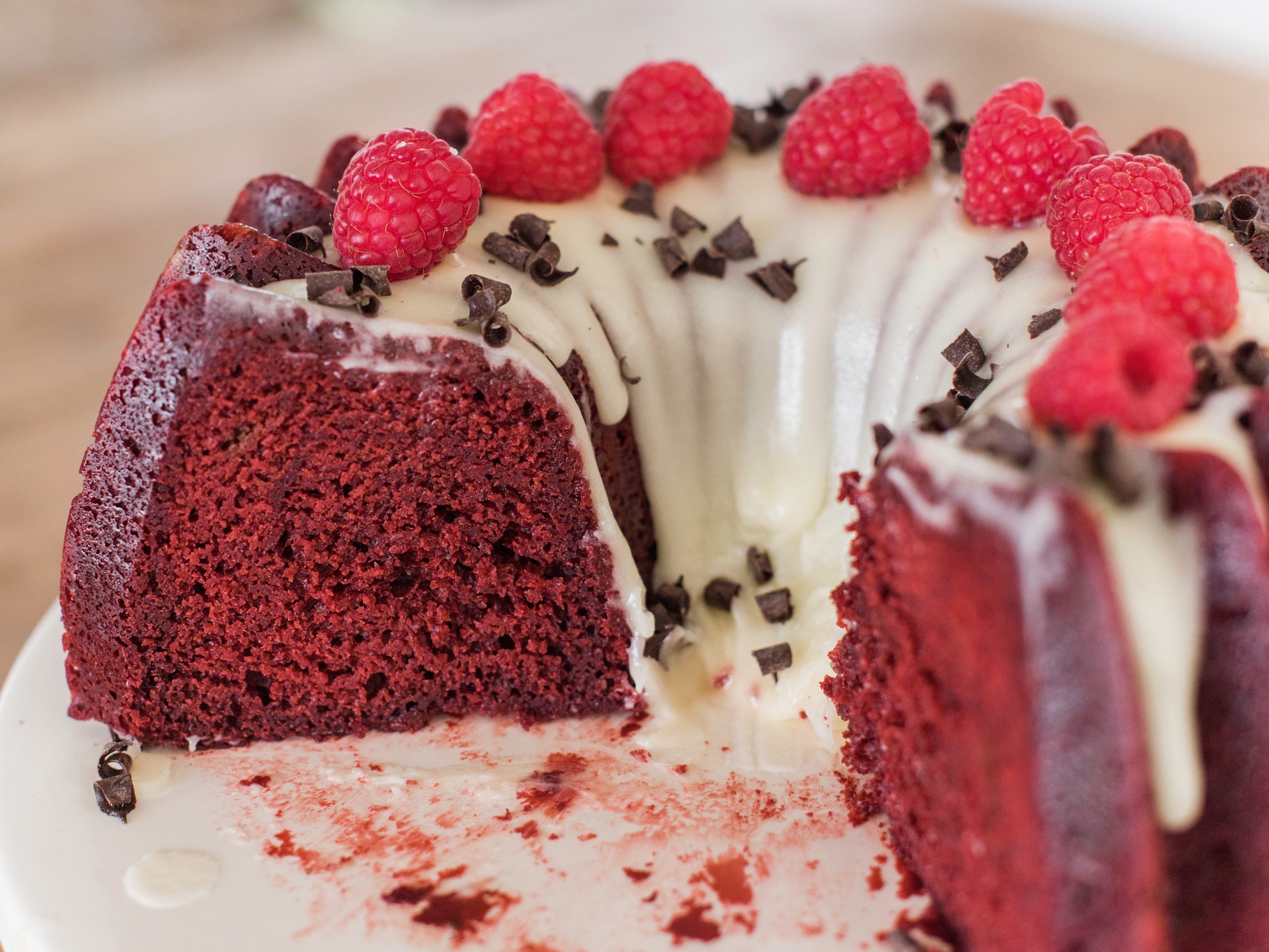 The most delicious red velvet bundt with a cream cheese icing. #redvelvetcake #redvelvetbundtcake #valentinesdaycake #valentinesdessert #valentinesrecipe #redvelvet #cakebycourtney