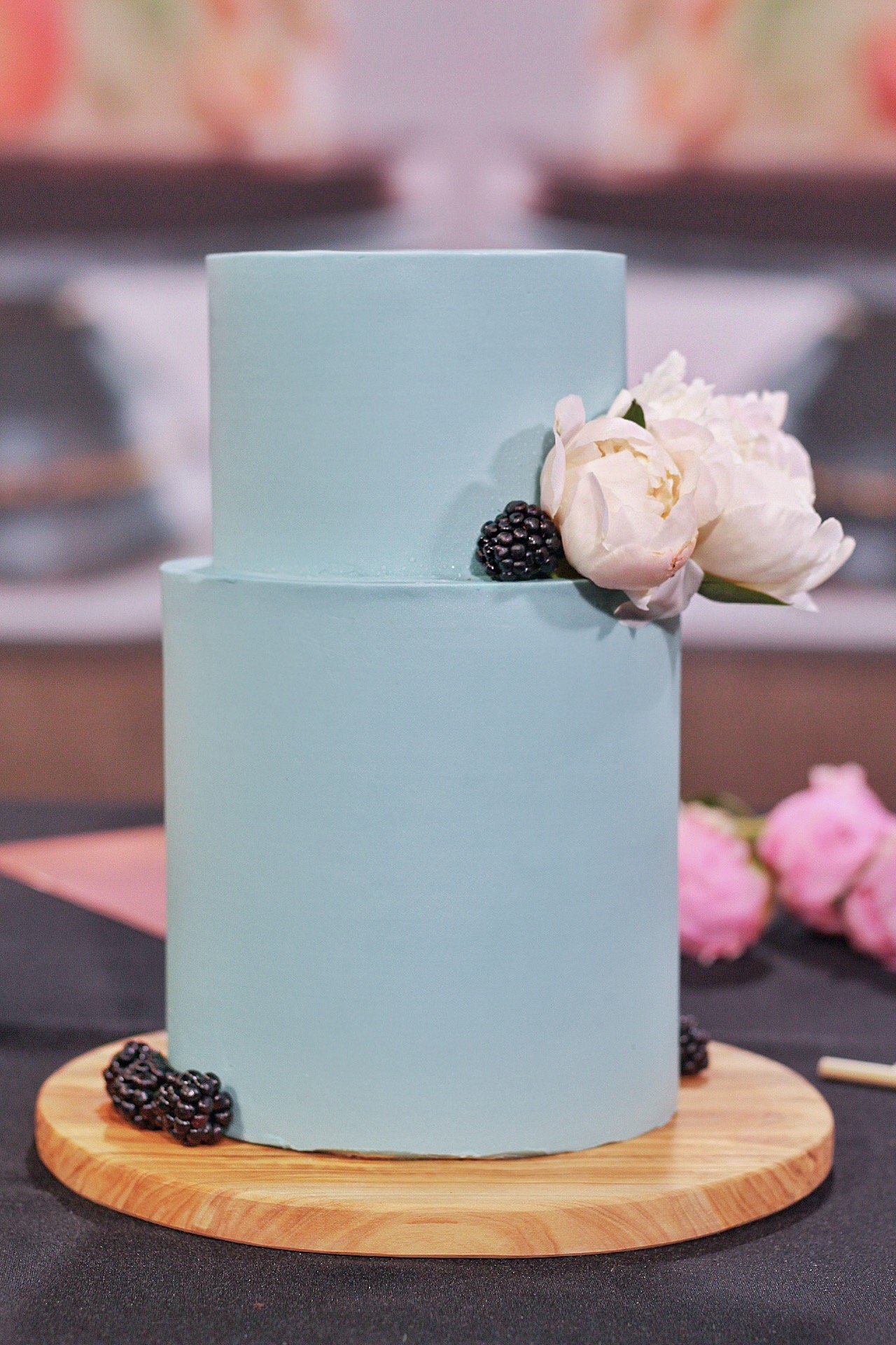 KTLA: DIY Wedding Cakes